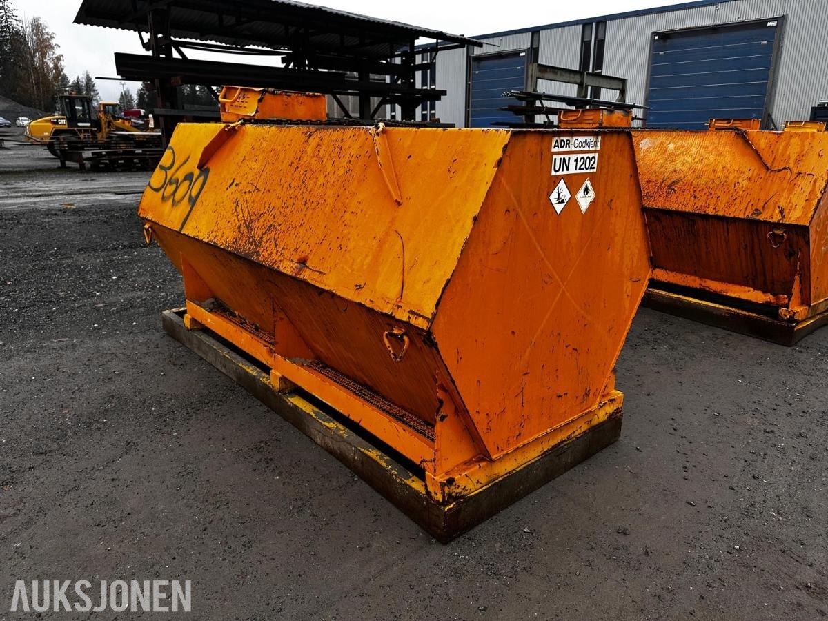 Färmartanken dieseltank med pumpe - Kapasitet på 3000 liter